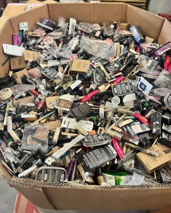 Liquidation Cosmetics Pallets